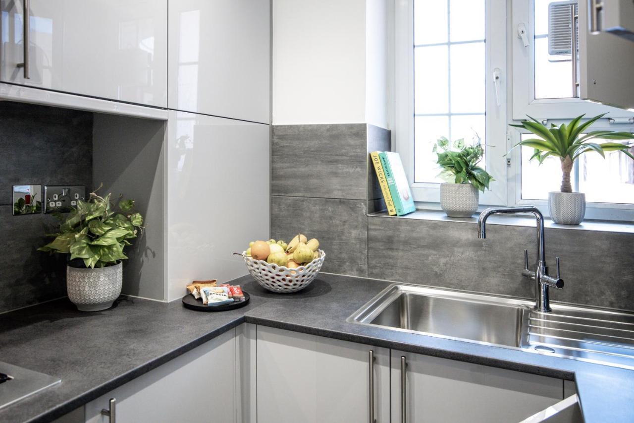 Cosy 4-Bedroom Apartment Next To Borough Λονδίνο Εξωτερικό φωτογραφία